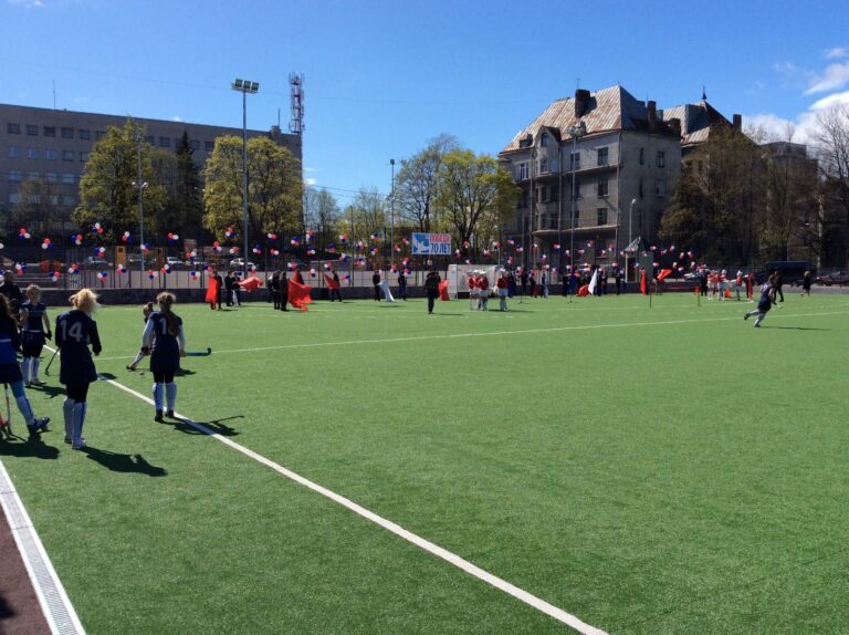 47.Suıni Çim Uygulama Fotoğrafları sportfloorings